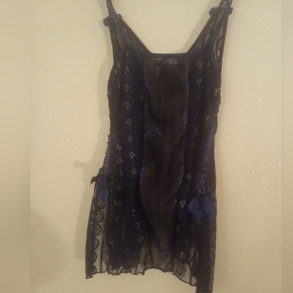 Chic Black and Blue Lace Chemise One Size - Picture 2 of 6